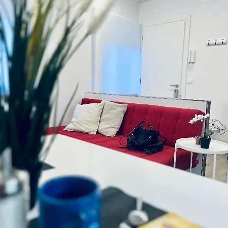شقة Alkece Red أوديني